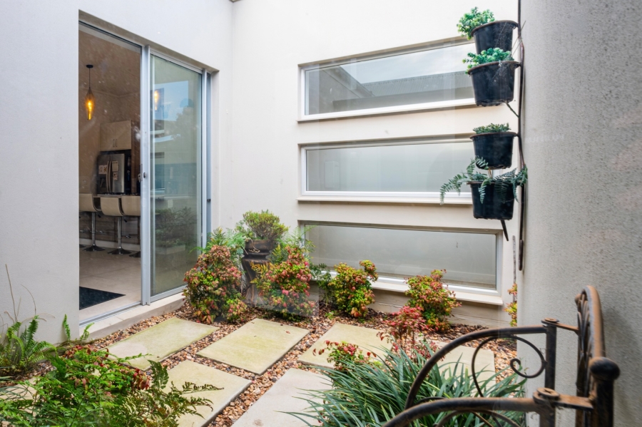 3 Bedroom Property for Sale in Earls Court Lifestyle Estate Western Cape